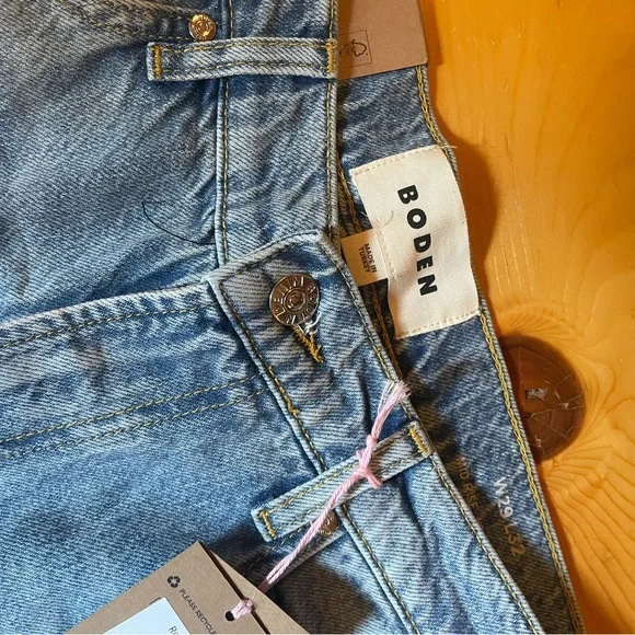 Boden Blue Relaxed Jeans with Natural Fading - Picture 6 of 7